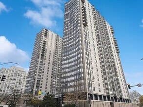 Building Photo - 5701 N Sheridan Rd