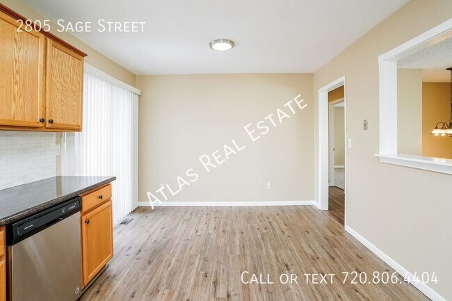 Building Photo - Beautiful Multi-level 3 Bedroom 2 Bath hom...