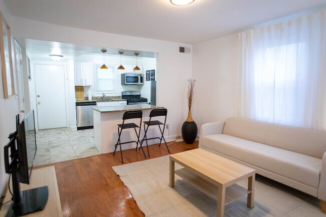 Foto del edificio - 228 56th St NE