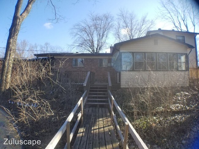 Building Photo - 12155 Sycamore Dr
