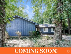 Building Photo - 1049 Pineborough Rd