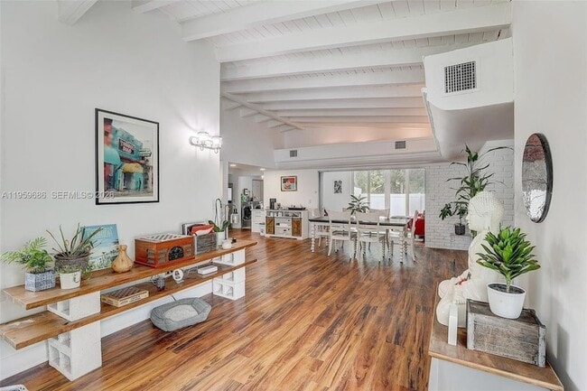 Photo - 14530 Garden Dr House