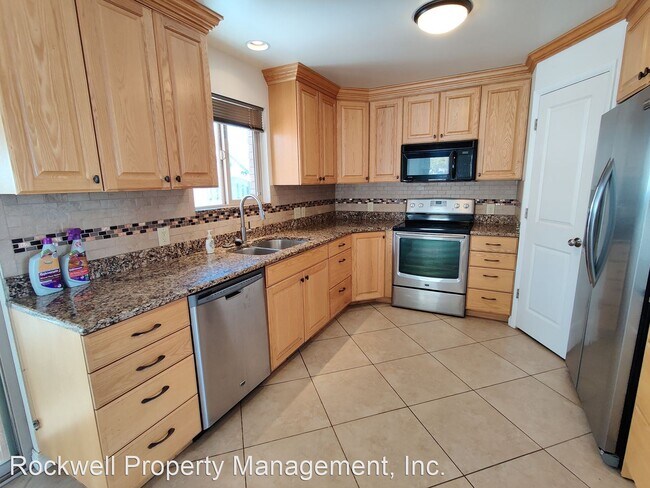 Foto del edificio - 5 br, 3 bath House - 2419 S Davis Blvd