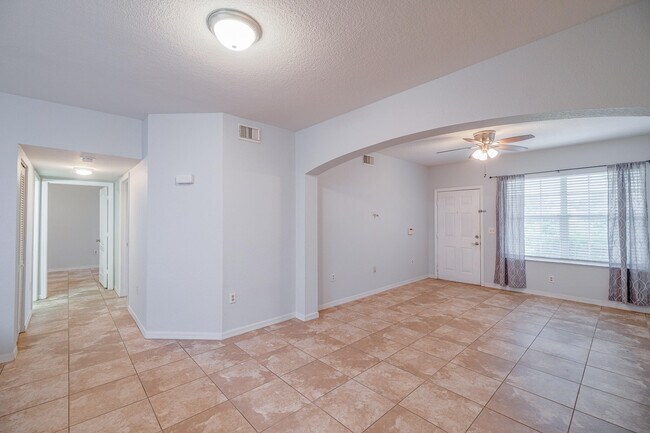 Foto del edificio - 114 SW Peacock Blvd