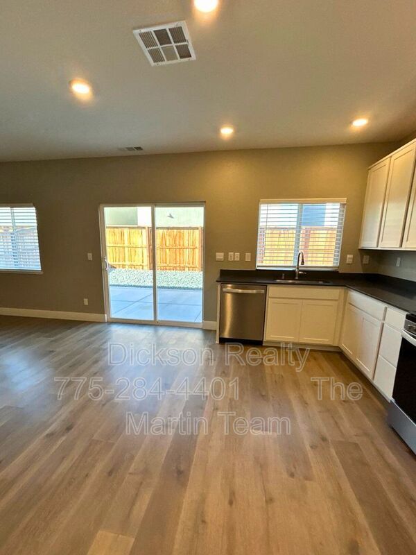 Foto del edificio - 7976 Corundum Dr