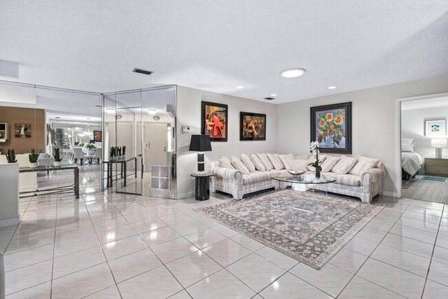 Foto del edificio - 5944 Forest Grove Dr