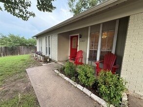 Building Photo - 6307 Huntleigh Way