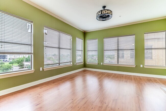 Foto del edificio - 2 bedroom Condo in River Ranch!