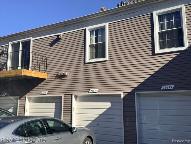 Foto del edificio - 23677 Stonehenge Blvd