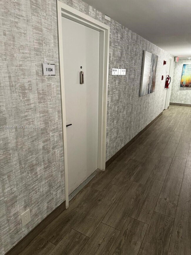 Foto del edificio - 2301 S Ocean Dr
