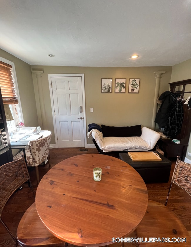 Foto del edificio - 735 Somerville Ave