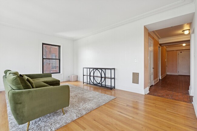 Foto del edificio - 5300 S Shore Dr