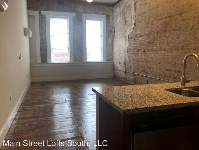 Building Photo - 2 br, 1 bath  - 108 6th St. 108 W. 6th 2E