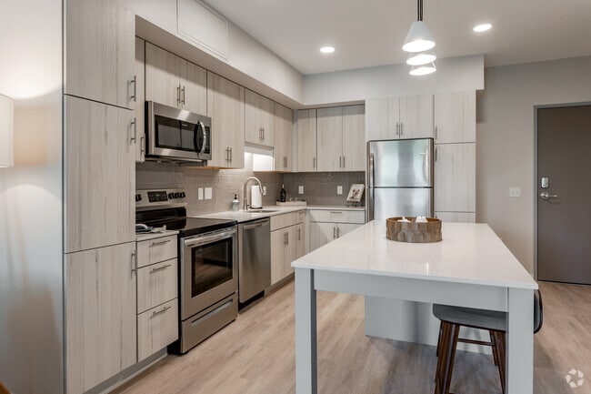 1BR, 1BA - Aquila - Townline Apartments