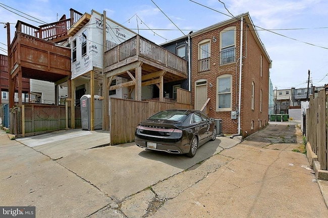 Building Photo - 27 N Glover St