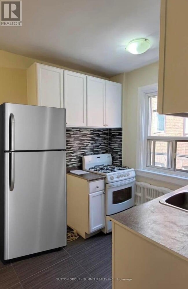 Building Photo - 98 Vaughan Rd