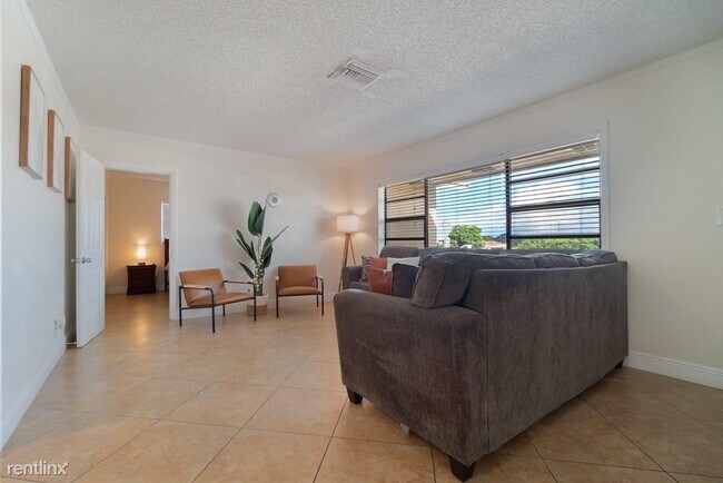 Building Photo - 3 br, 2 bath House - 4901 Parker Ave