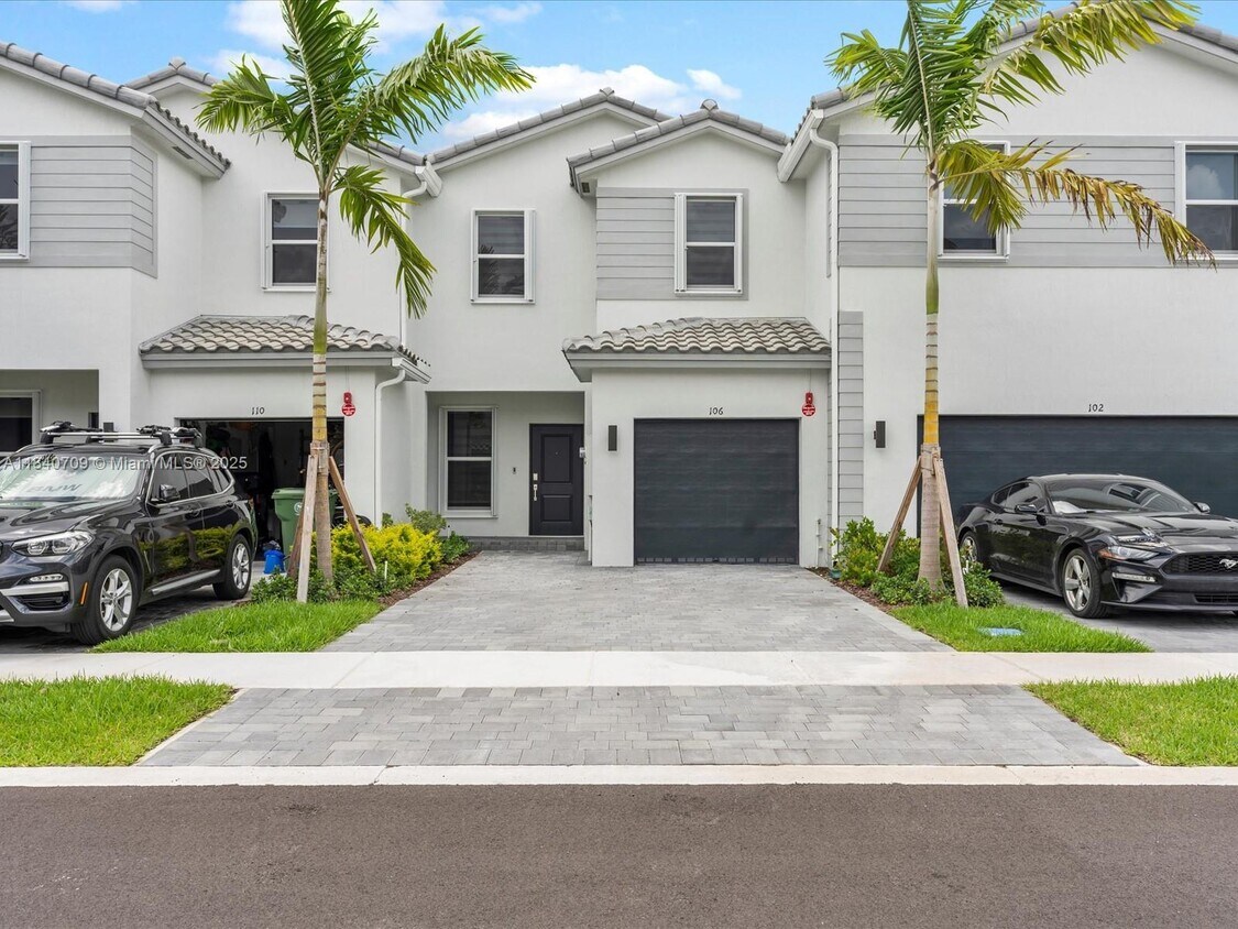 Foto principal - 106 SW 184th Pl