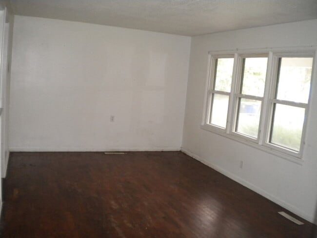 Foto del edificio - Pet Friendly 3 bedroom, 1 bath