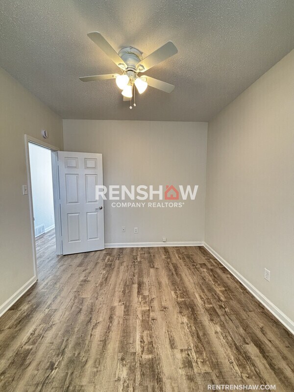 Building Photo - 2512 Courtney Dr