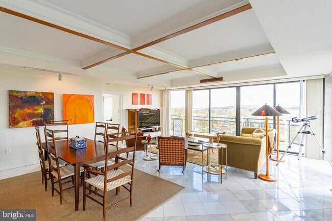 Foto del edificio - 1530 Key Blvd