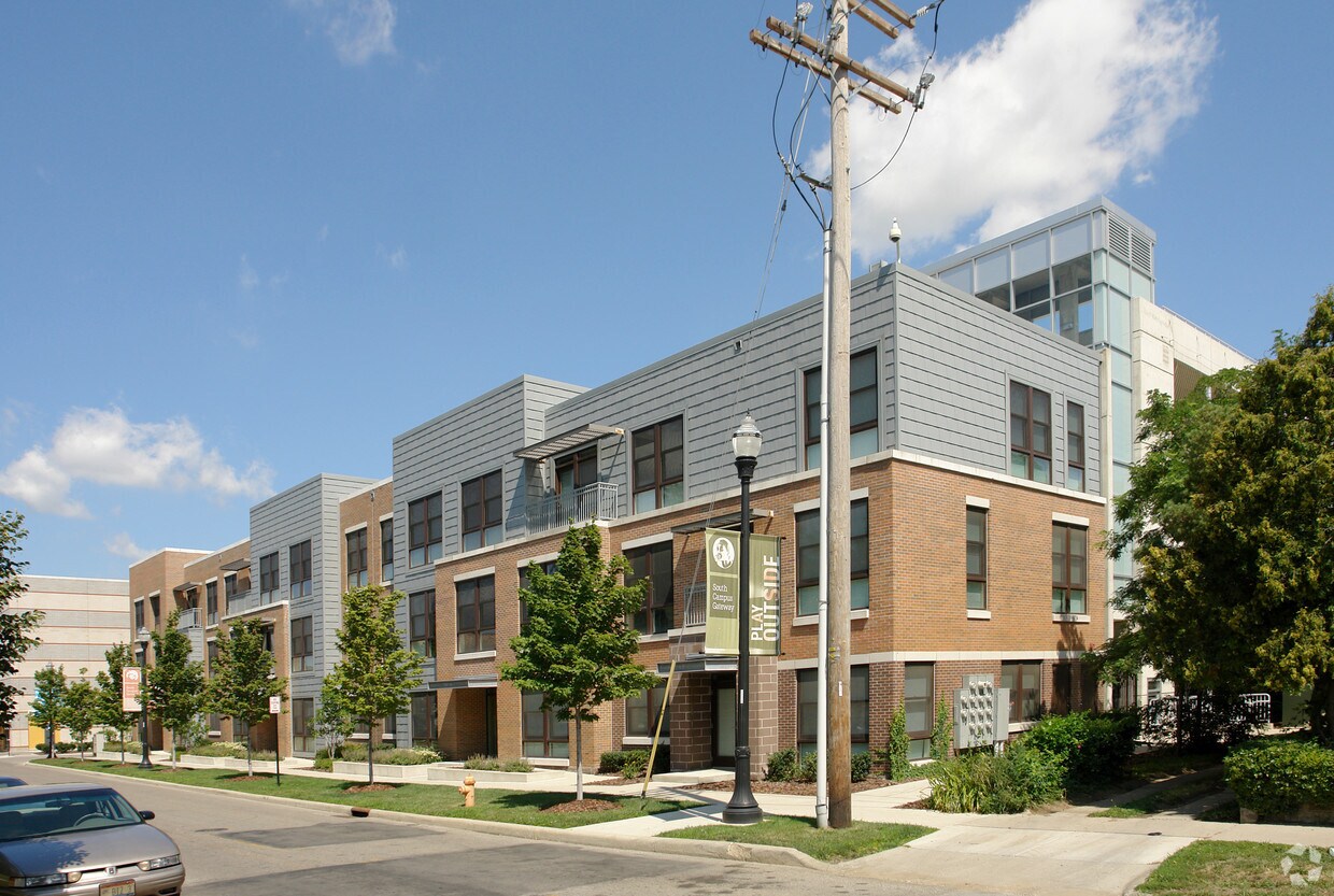 Building Photo - 42-68 E 9th Ave