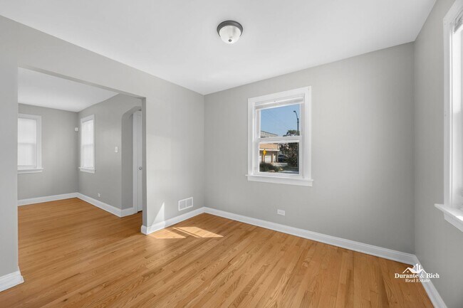 Foto del edificio - Perfect Single Family Home in Evergreen Park