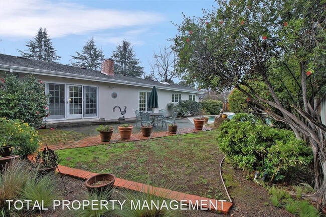 Building Photo - 3 br, 2 bath House - 13754 CALLE TACUBA