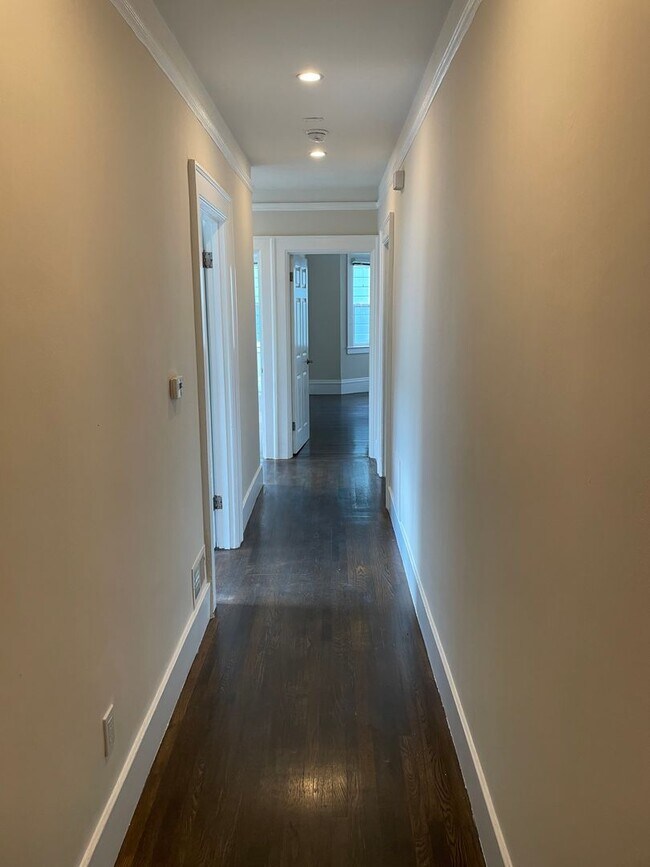 Building Photo - Outside Leasing - SF