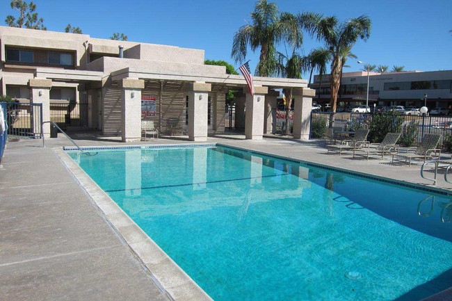 Pool - Rancho Vista Apartments