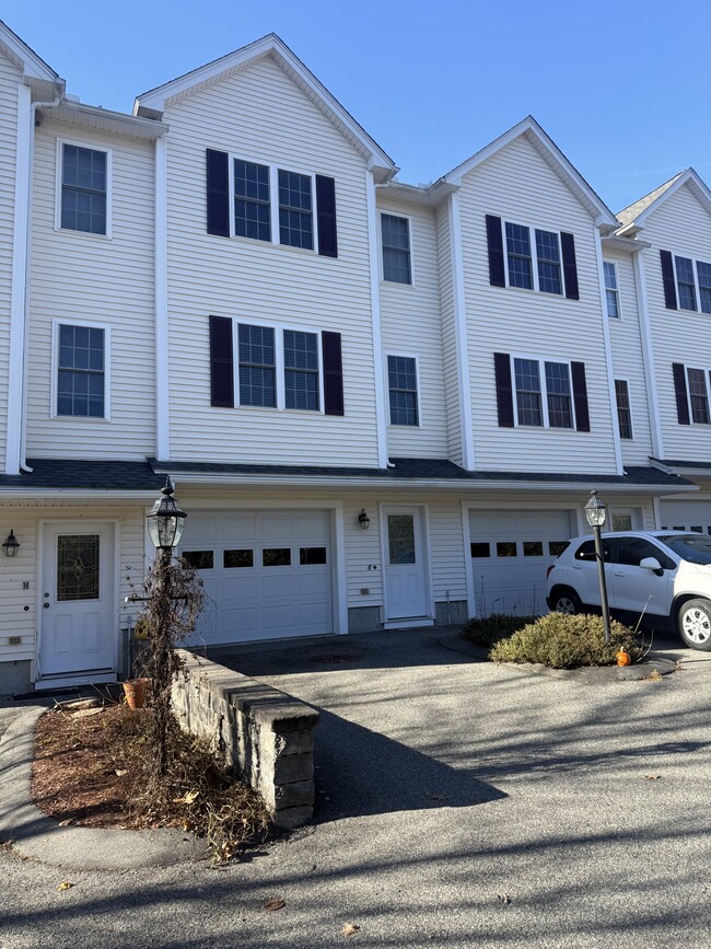 Building Photo - 35 Fredonian St