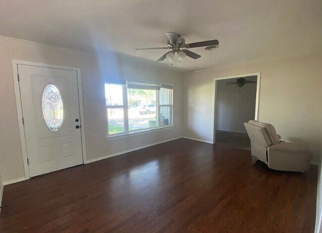 Foto del edificio - 50021 Del Ra Dr