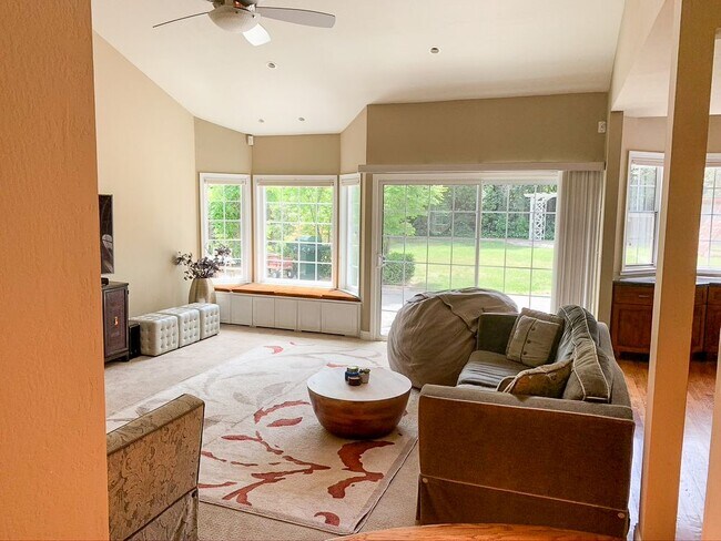 Building Photo - 16736 Chirco Dr