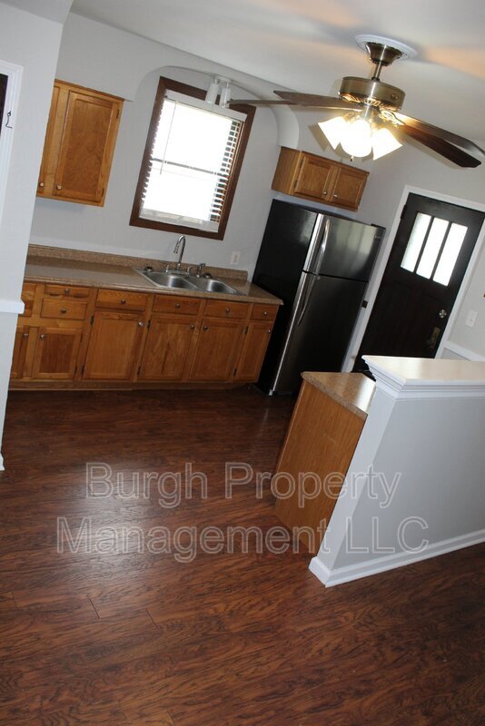Building Photo - 649 Orchard St