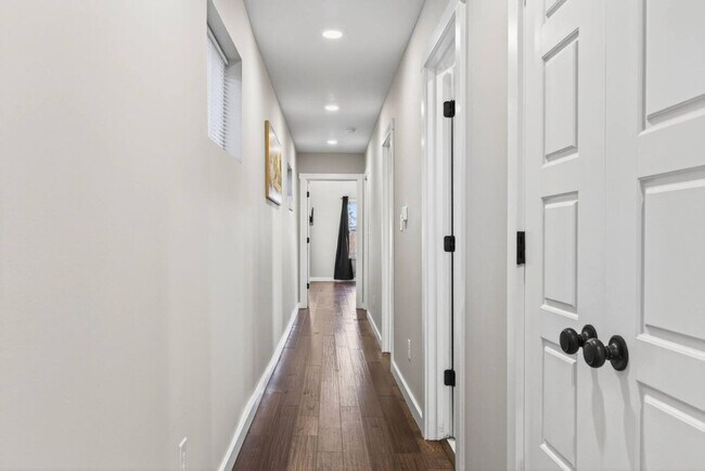 Building Photo - 518 Prospect St