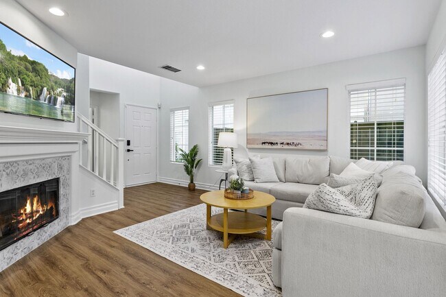 Building Photo - Stunning Aliso Viejo Pool Home 4 Bedroom