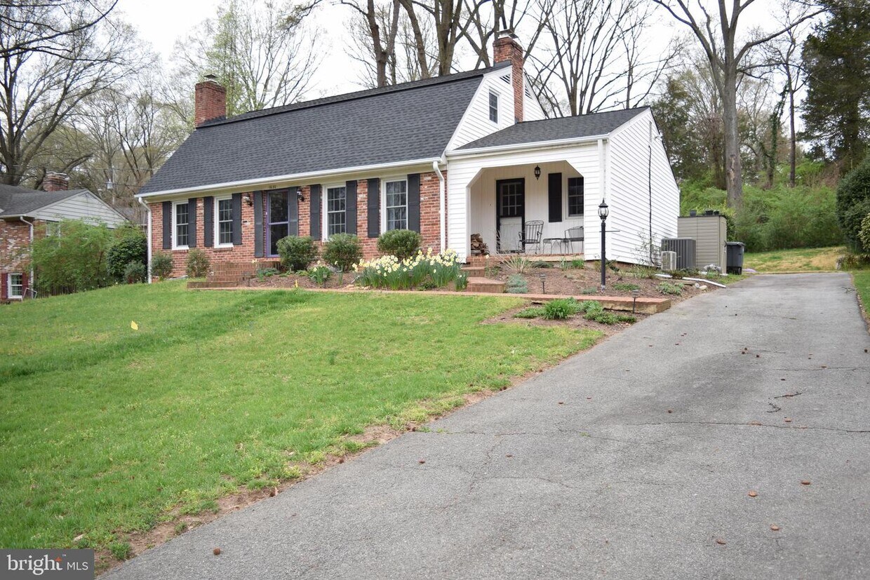 1620 Courtland Rd, Alexandria, VA 22306 House for Rent in Alexandria
