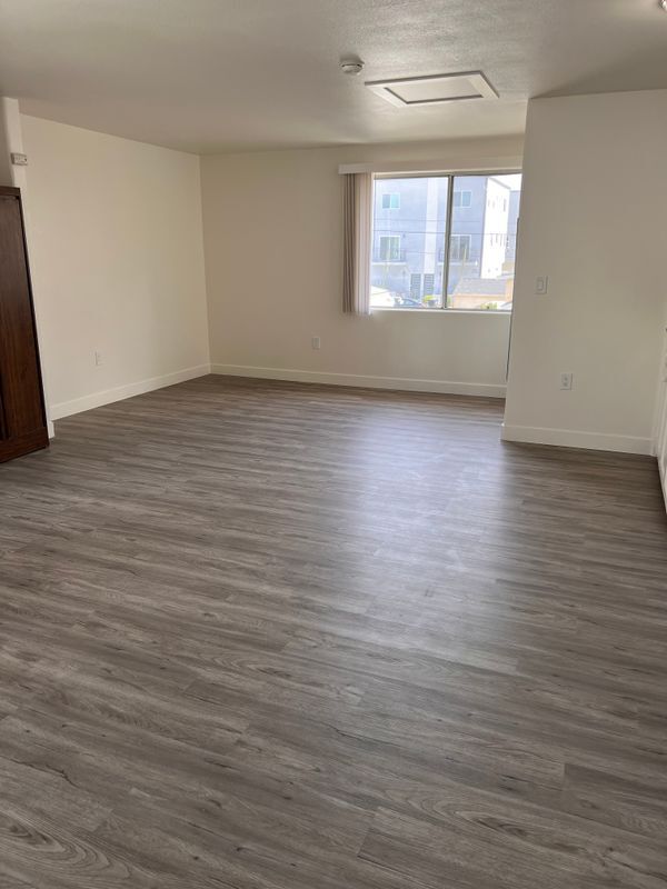 Foto del edificio - 5731 1/2 Case Avenue, Unit