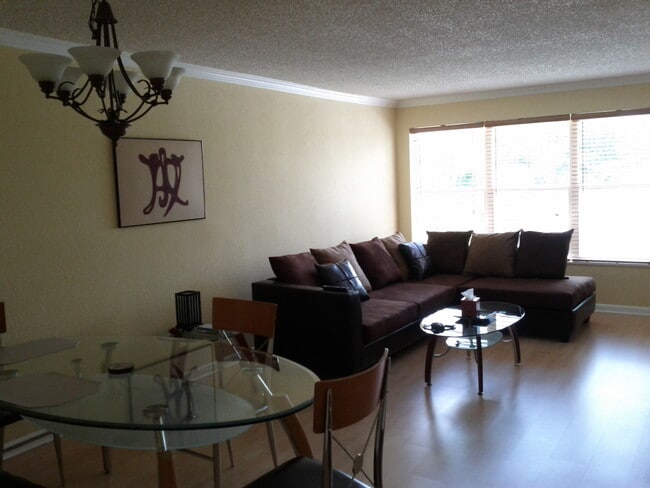 Foto del edificio - 2306 S Cypress Bend Dr