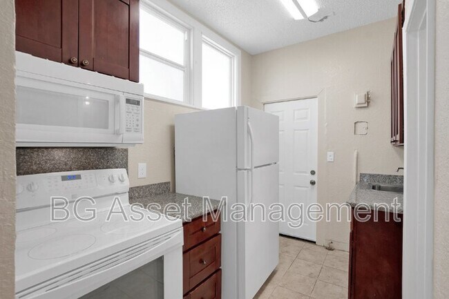 Foto del edificio - 916 Marin St