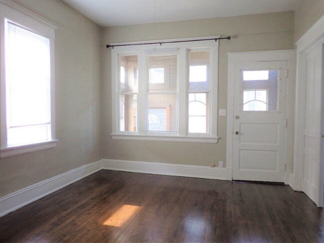 Foto del edificio - 919 E Clarke St