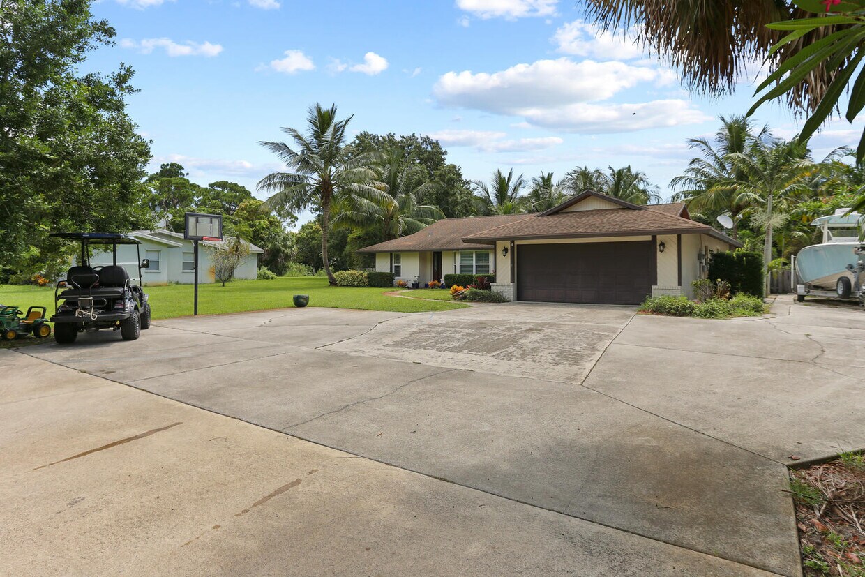 903 NW Pine Lake Dr, Stuart, FL 34994 House Rental in Stuart, FL