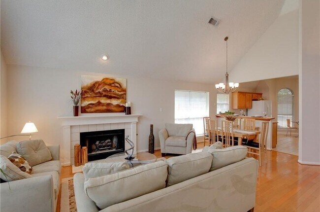 Foto del edificio - 309 Riverwalk Ln