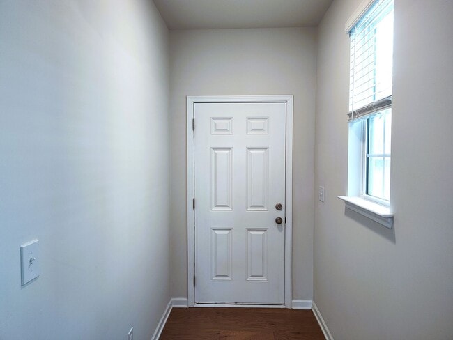 Building Photo - Beautiful end-unit 3 bedroom, 2.5 bath Townhome located in the Harmony community in Matthews!