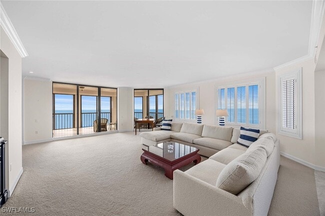 Foto del edificio - 8171 Bay Colony Dr