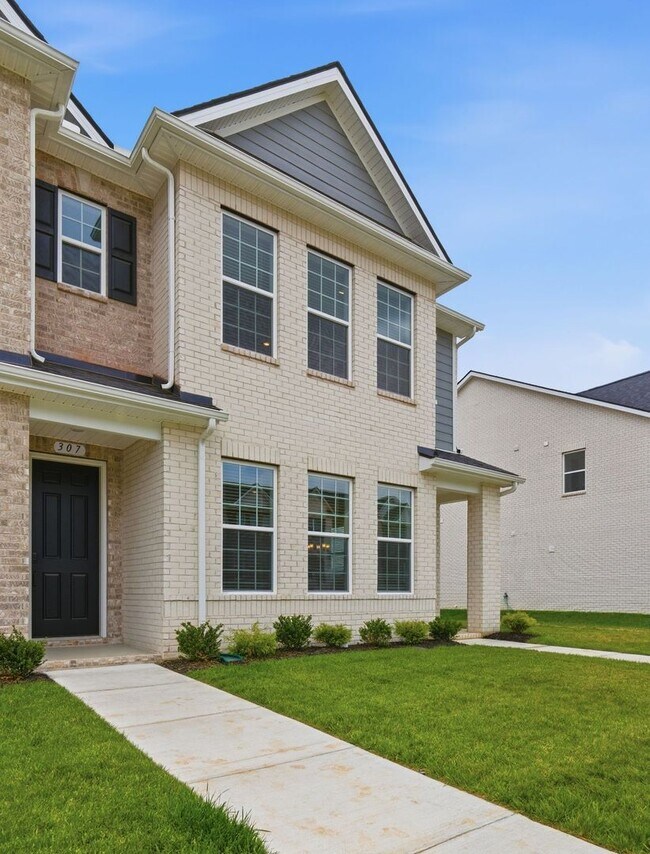 Building Photo - Brand New Mount Juliet Townhome