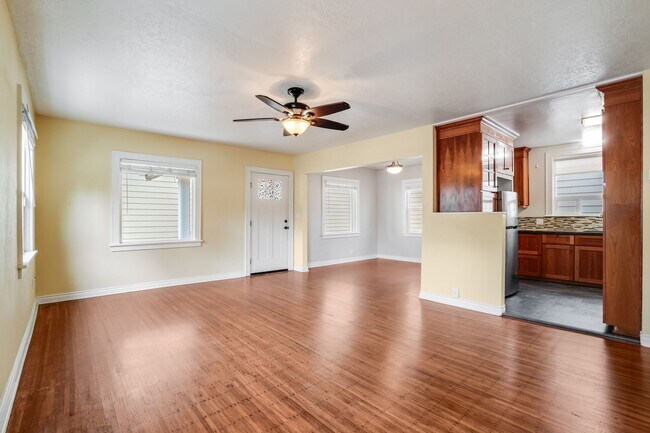 Building Photo - Newly Remodeled 2 Bed, 1 Bath Rental Home in SE Portland!
