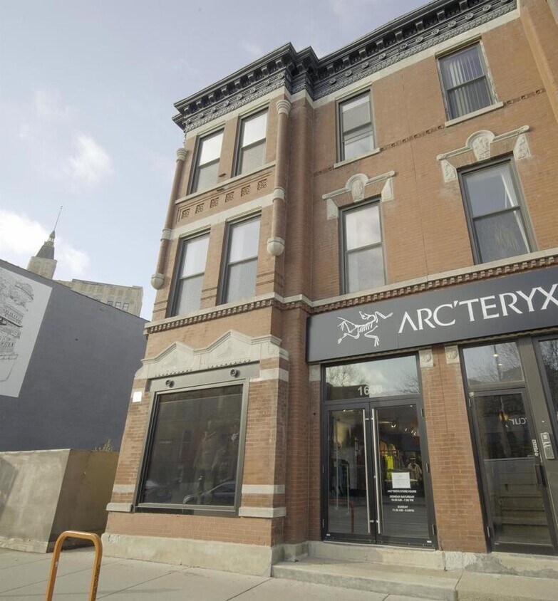 Primary Photo - 1632 N Damen Ave