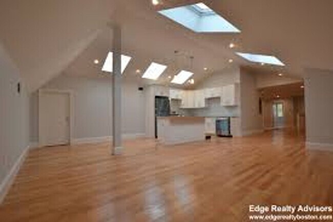 Foto del edificio - New Kitchen Appliances, Central Heat/AC, L...