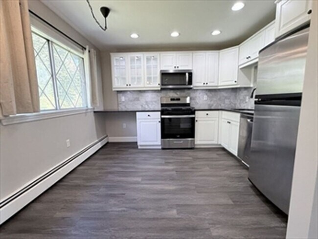 Foto del edificio - 2 bedroom in sought after Heritage Green Condo Association